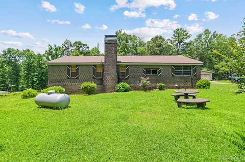 Exterior - 1104 Smith Rd, Clanton, AL 35045 photo 8 of 10