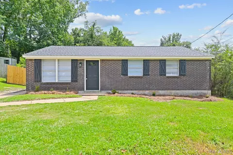 104 White Oak Dr, Prattville, AL 36067