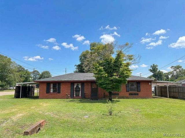 3 Elizabeth St, Selma, AL 36701