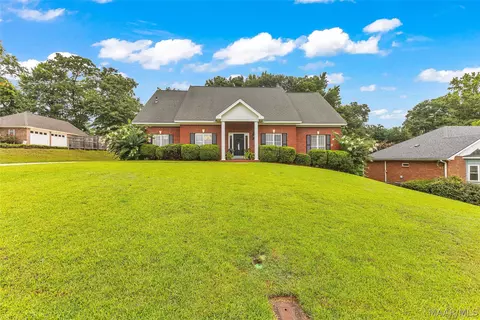 138 Poplar St, Prattville, AL 36066