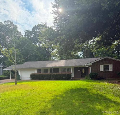 208 Holly Ridge Dr, Montgomery, AL 36109