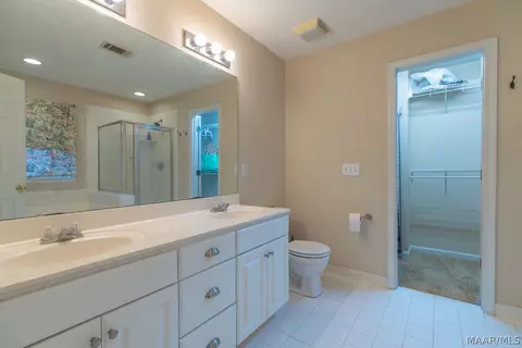 Bath - 7233 Heathermoore Loop, Montgomery, AL 36117 photo 1 of 3