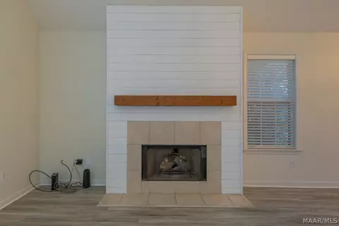Living - 7233 Heathermoore Loop, Montgomery, AL 36117 photo 4 of 5