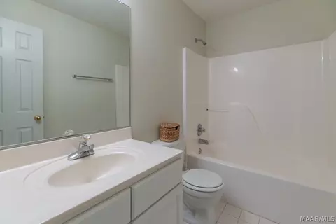 Bath - 7233 Heathermoore Loop, Montgomery, AL 36117 photo 3 of 3