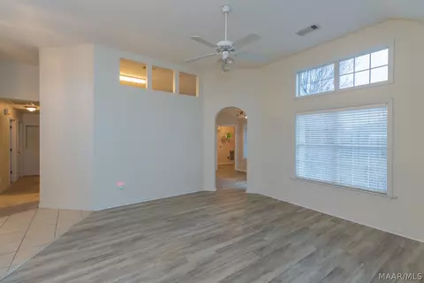 Living - 7233 Heathermoore Loop, Montgomery, AL 36117 photo 2 of 5