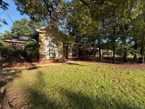 709 Yellowstone Dr, Prattville, AL 36067