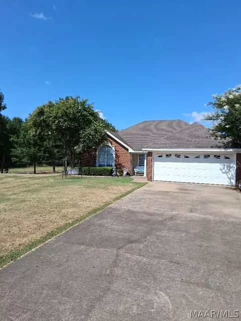 6800 Sandfield Dr, Montgomery, AL 36117