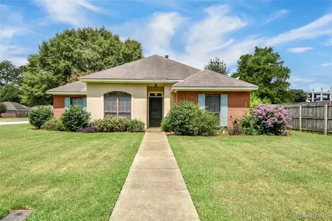 304 River Oaks Dr, Wetumpka, AL 36092