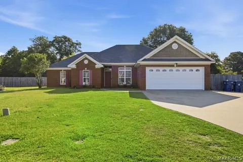 51 Truxton Ct, Wetumpka, AL 36093