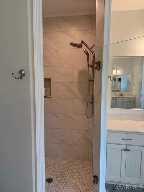 Bath - 127 Brookley Dr, Eclectic, AL 36024 photo 3 of 9