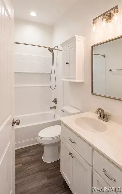Bath - 127 Brookley Dr, Eclectic, AL 36024 photo 6 of 9