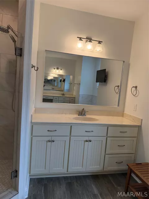 Bath - 127 Brookley Dr, Eclectic, AL 36024 photo 1 of 9