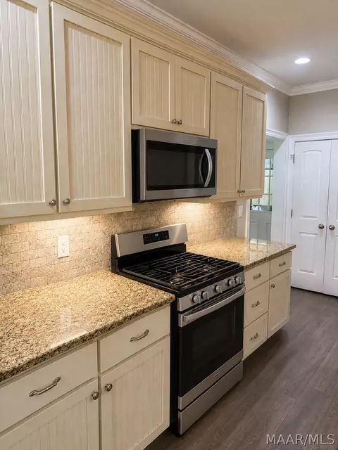 Kitchen - 127 Brookley Dr, Eclectic, AL 36024 photo 1 of 3