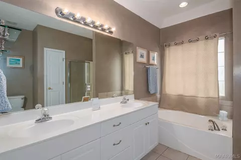 Bath - 9528 Colleton Pl, Montgomery, AL 36117 photo 1 of 4