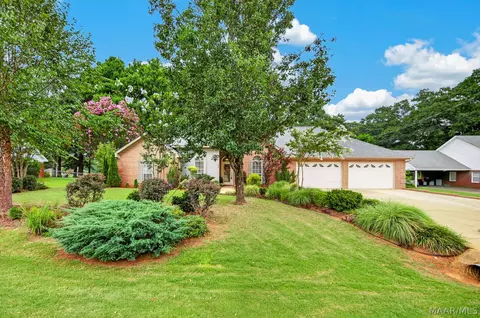 32 Gardendale Dr, Deatsville, AL 36022