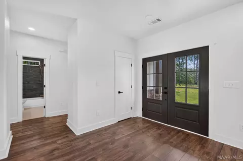 Entry Way - 1020 Chesson Hill Dr, Fitzpatrick, AL 36029 photo 3 of 7