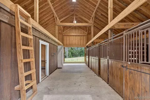 Entry Way - 1020 Chesson Hill Dr, Fitzpatrick, AL 36029 photo 7 of 7