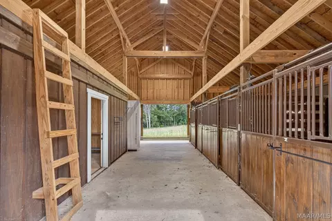 Entry Way - 1020 Chesson Hill Dr, Fitzpatrick, AL 36029 photo 6 of 7