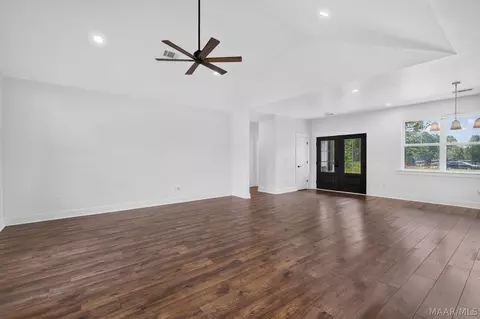 Living - 1020 Chesson Hill Dr, Fitzpatrick, AL 36029 photo 4 of 4
