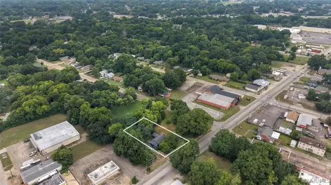 2933 Lower Wetumpka Rd, Montgomery, AL 36110