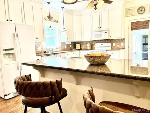 Kitchen - 2019 Highway 231, Equality, AL 36026 photo 2 of 4