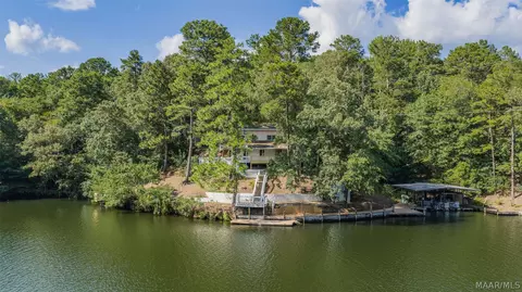 1880 Minnie Knight Rd, Titus, AL 36080