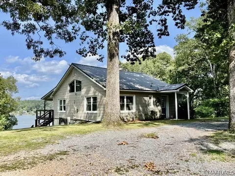 1567 Island Rd, Titus, AL 36080