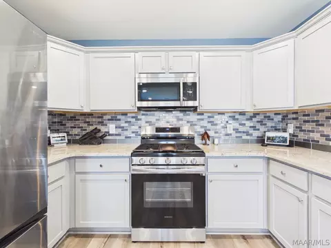 Kitchen - 375 Kohn Dr, Millbrook, AL 36054 photo 4 of 4