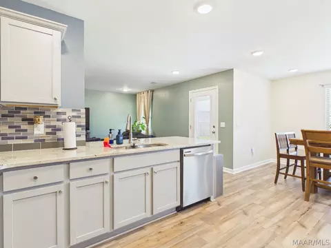 Kitchen - 375 Kohn Dr, Millbrook, AL 36054 photo 3 of 5