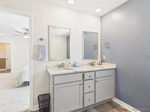 Bath - 375 Kohn Dr, Millbrook, AL 36054 photo 1 of 6