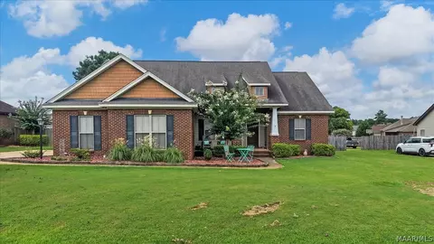 34 Village Way Ct, Wetumpka, AL 36093