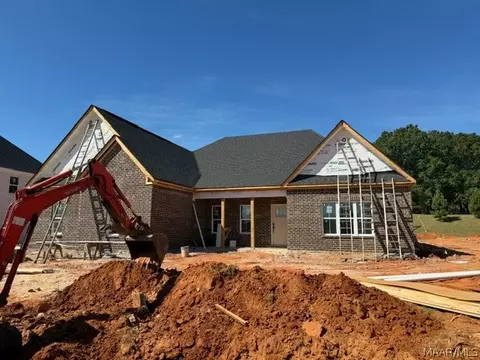 1025 Sunfield Dr, Prattville, AL 36066