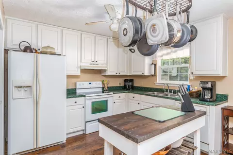 Kitchen - 9513 Hobbie Rd, Ramer, AL 36069 photo 1 of 3