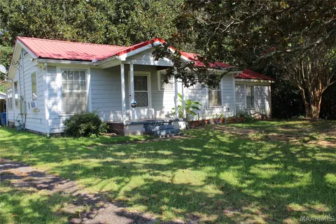 139 Golson Rd, Fort Deposit, AL 36032