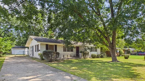 3543 Royal Crest Dr, Montgomery, AL 36109