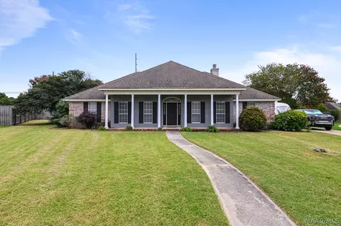 1806 Hampstead Ct, Prattville, AL 36066