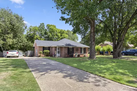 380 Honeysuckle Dr, Millbrook, AL 36054