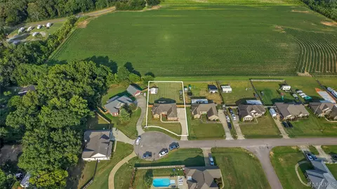 248 Meagan Dr, Deatsville, AL 36022