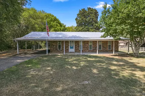 1211 Oak Heights Rd, Tallassee, AL 36078