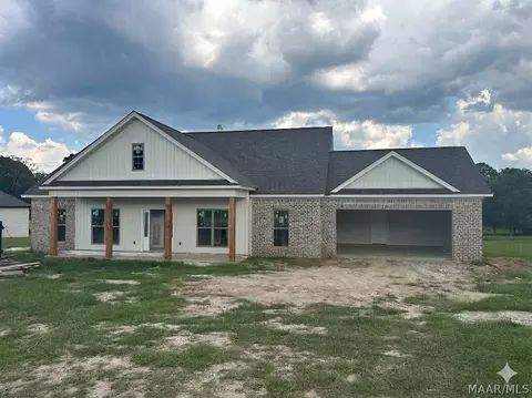 81 Noles Dr, Tallassee, AL 36078
