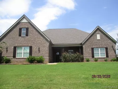 60 Ava Ln, Wetumpka, AL 36093