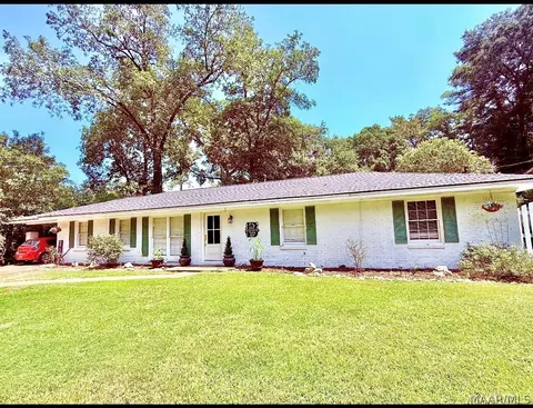 118 Cedar Dr, Prattville, AL 36066