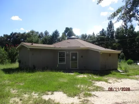 1817 Alpine Dr, Deatsville, AL 36022