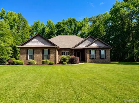 149 Weoka Ridge Dr, Wetumpka, AL 36092