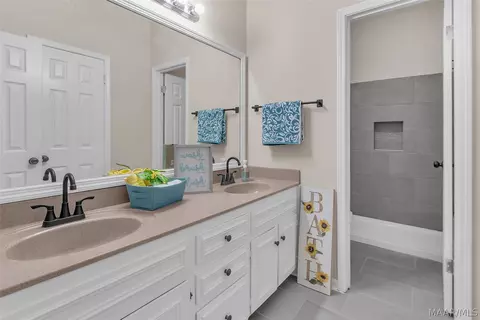 Bath - 405 Apache Ct, Montgomery, AL 36117 photo 1 of 3
