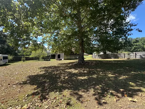 Exterior - 225 Central Ave, Eclectic, AL 36024 photo 3 of 6