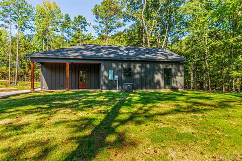 Exterior - 254 Mccain Rd, Eclectic, AL 36024 photo 5 of 8