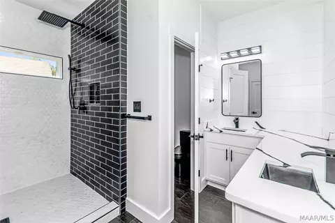 Bath - 254 Mccain Rd, Eclectic, AL 36024 photo 2 of 6