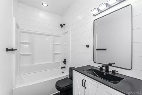 Bath - 254 Mccain Rd, Eclectic, AL 36024 photo 5 of 6