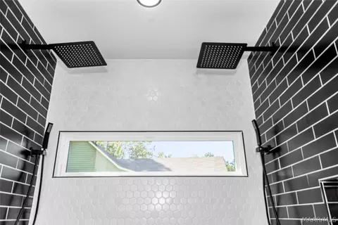 Bath - 254 Mccain Rd, Eclectic, AL 36024 photo 4 of 6